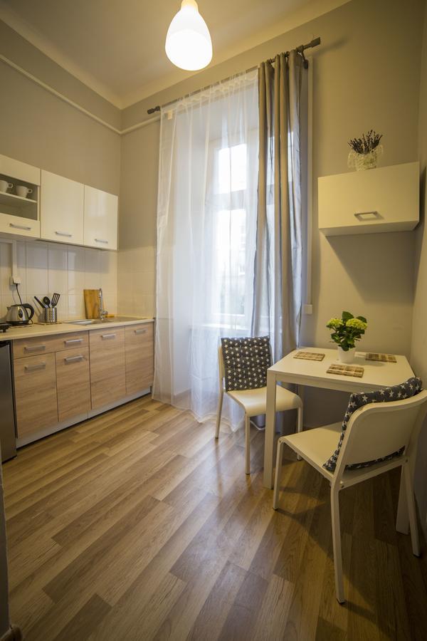 Pijarska 3 *