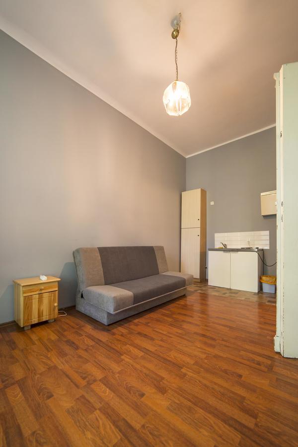 Pijarska 3 *